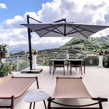 La Panoramica Apartment *